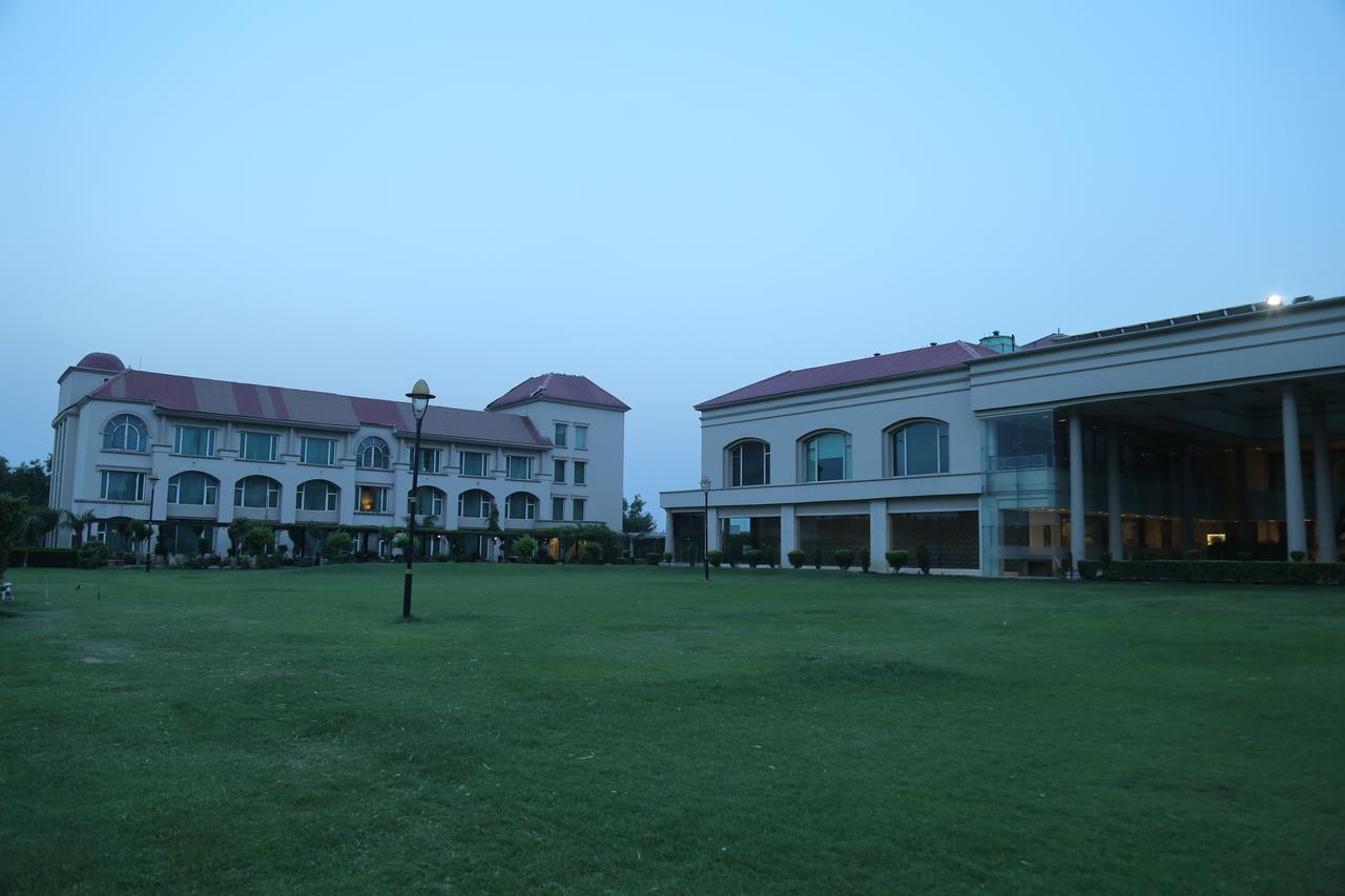 The Cabbana Resort & Spa Phagwāra Extérieur photo